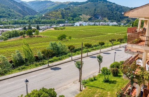 Villafranca del Bierzo Apartment | Homerez - Apartment in Villafranca del Bierzo