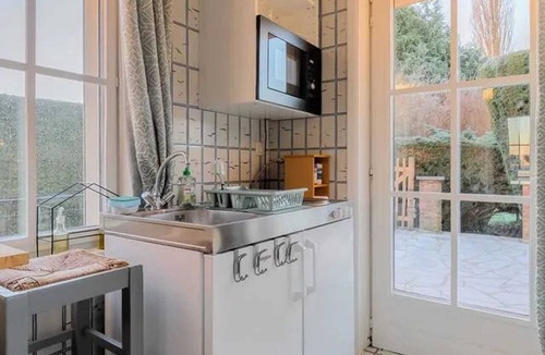 Trazegnies Apartment | Homerez - "Flat Courcelles"
