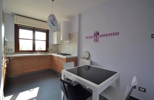 Vercelli Apartment | Homerez - Flat in Vercelli with balcony.