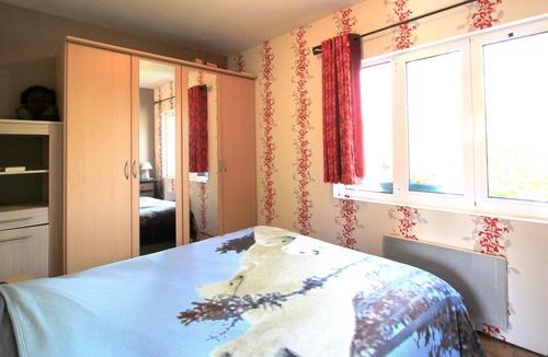 Marcillac-Saint-Quentin House | Homerez - Beautiful house for 6 ppl. with terrace at Marcillac-Saint-Quentin