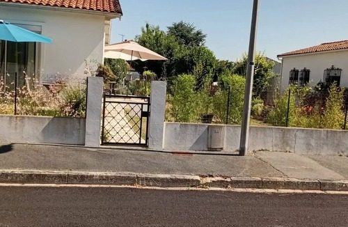 Saint-Sulpice-de-Royan House | Homerez - House in Saint-Sulpice-de-Royan