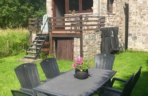 Thon-Samson House | Homerez - Home in Thon