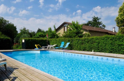 Blaignac Apartment | Homerez - Nice appartement for 6 ppl. with shared pool and terrace at Blaignac