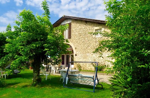 Blaignac Apartment | Homerez - Nice appartement for 5 ppl. with shared pool and terrace at Blaignac