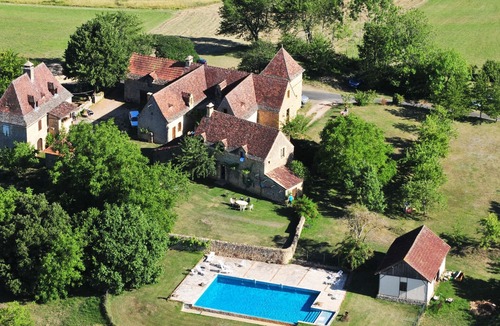 Beynac-et-Cazenac House | Homerez - Nice house for 4 ppl. with shared pool at Beynac-et-Cazenac