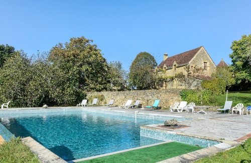 Beynac-et-Cazenac House | Homerez - Nice house for 4 ppl. with shared pool at Beynac-et-Cazenac