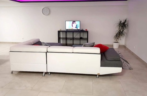 Saintry-sur-Seine Apartment | Homerez - Nice appartement for 4 ppl. with terrace at Saintry-sur-Seine