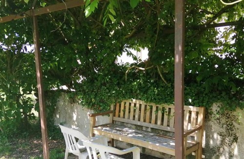 Avrilly House | Homerez - Nice house for 5 ppl. with shared pool and garden at Avrilly