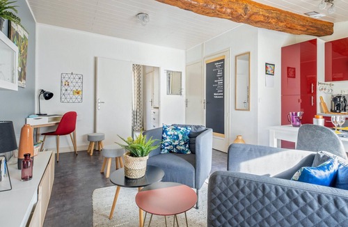 Libourne House | Homerez - Nice house for 2 ppl. with garden at Libourne