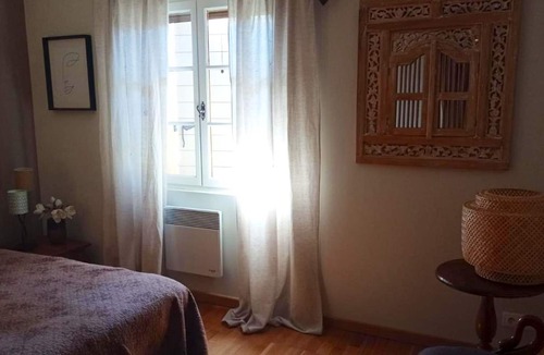 Cheval-Blanc House | Homerez - Nice house for 4 ppl. with swimming-pool and garden at Cheval-Blanc
