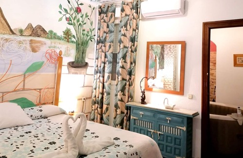 Calamonte House | Homerez - Spacious house for 7 ppl. with jacuzzi and terrace at Calamonte