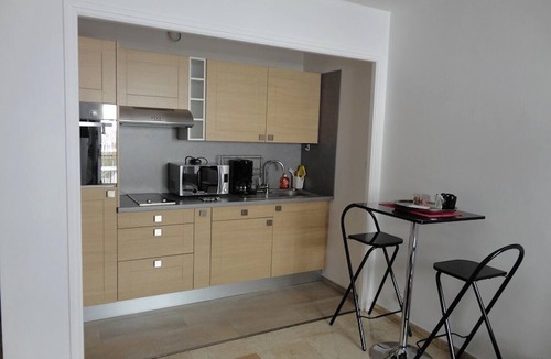 Cannes Apartment | Homerez - Studio centre Cannes