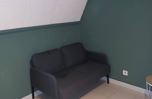 Saint-Nicolas Apartment | Homerez - Studio in Saint-Nicolas, city view