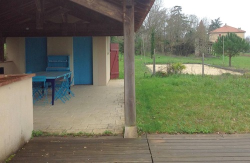Villeneuve-sur-Lot Villa | Homerez - Villa for 18 ppl. with swimming-pool and terrace at Villeneuve-sur-Lot