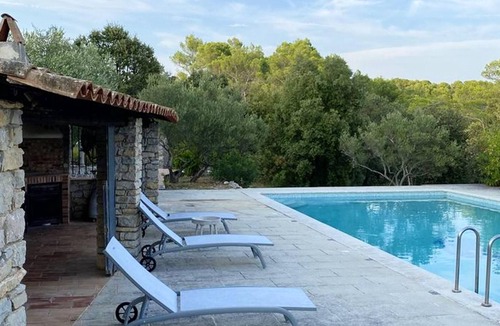 Entrecasteaux Villa | Homerez - Villa for 12 ppl. with swimming-pool and garden at Entrecasteaux