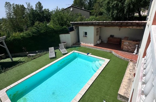 Monclar-de-Quercy Villa | Homerez - Villa in Monclar-de-Quercy