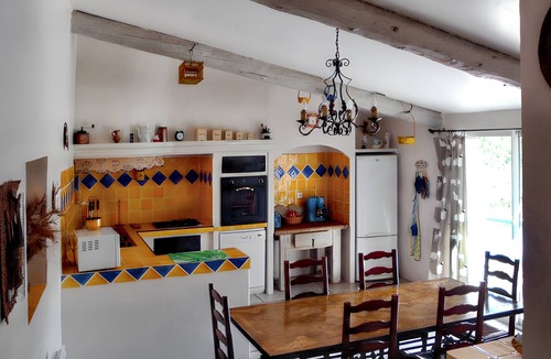 Saint-Michel-l'Observatoire Villa | Homerez - Villa in Dauphin