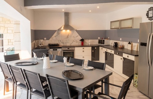 Ranton Villa | Homerez - Villa Ranton