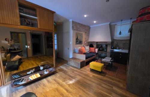 Chios Town Apartment | Homeric poems Suites