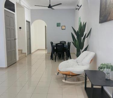 Durian Sebatang House | Homestay 2 @Taman Teluk Intan