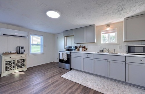Gettysburg House | Homestead Haven | Fire Pit, Pickleball & Fun
