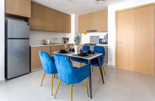 Dubai Apartment | HomesVIP | Private Beach Access | Spacious