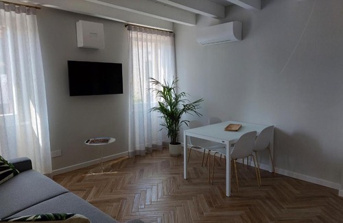 San Zeno Apartment | HomeThirtyFour