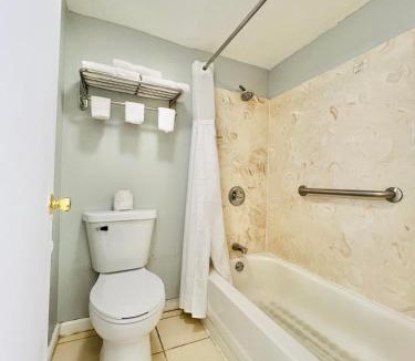 Berea Hotel | Hometown INN