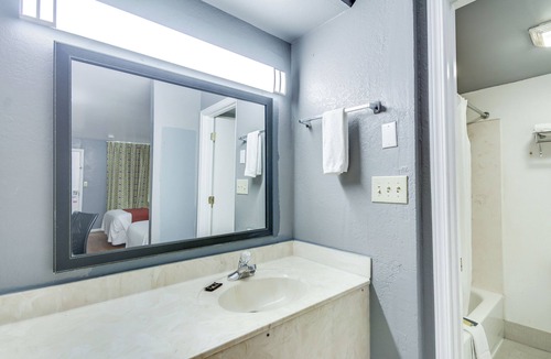 Berea Hotel | Hometown INN