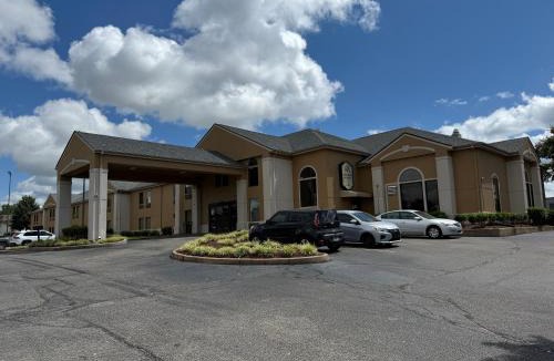 Olive Branch Hotel | Hometown Place