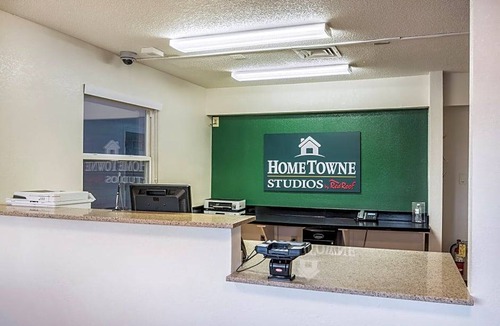 Independence Hotel | HomeTowne Studios by Red Roof Kansas City - Independence, MO