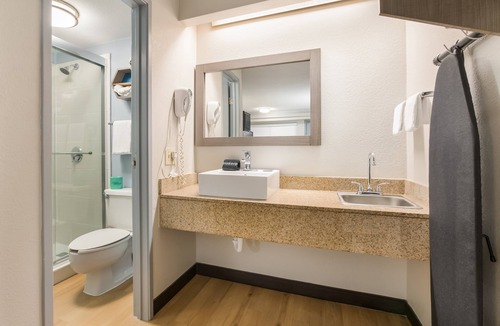 Lawrenceville Hotel | HomeTowne Studios By Red Roof Princeton – Ewing/Lawrenceville