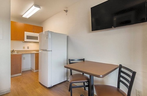 Sulphur Hotel | HomeTowne Studios by Red Roof Lake Charles - Sulphur