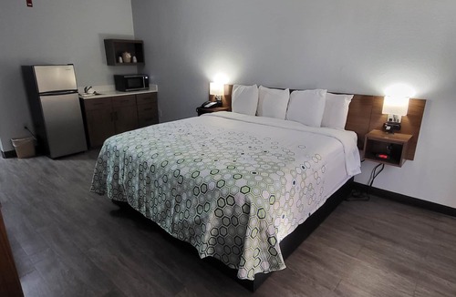 Prattville Hotel | HomeTowne Studios by Red Roof Prattville