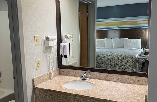 Amarillo Hotel | HomeTowne Studios by Red Roof Amarillo West
