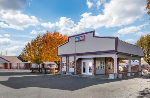 Georgetown Hotel | HomeTowne Studios by Red Roof Georgetown, KY