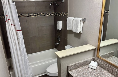 Crestline Heights Hotel | HomeTowne Studios by Red Roof Birmingham - Highway 280