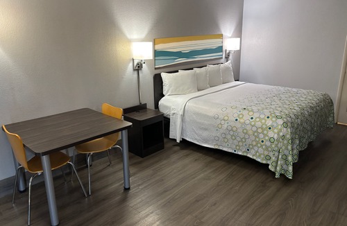 Crestline Heights Hotel | HomeTowne Studios by Red Roof Birmingham - Highway 280