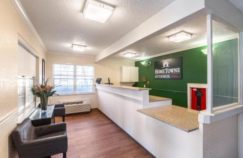 Norcross Hotel | HomeTowne Studios by Red Roof Atlanta - Norcross Downtown