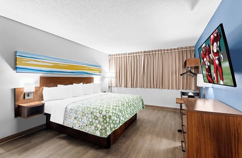 Cortland Hotel | HomeTowne Studios by Red Roof & Conference Center Cortland