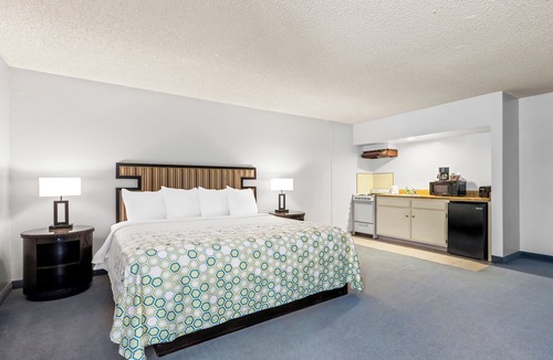 Ridgecrest Hotel | HomeTowne Studios by Red Roof Ridgecrest