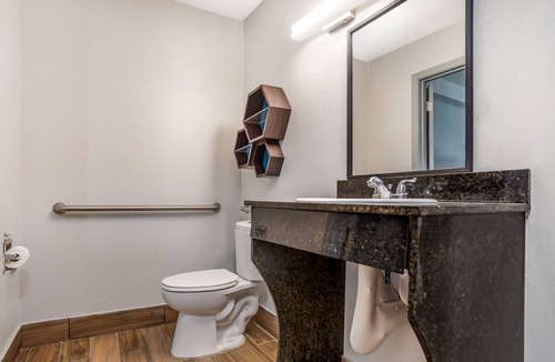 Montgomery Hotel | HomeTowne Studios by Red Roof Montgomery - Midtown
