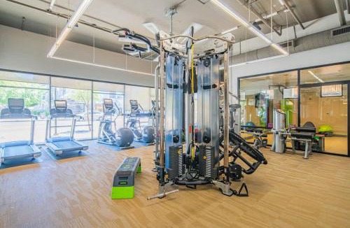 Evans Churchill Apartment | Homey 1BD - DT PHX - Parking, Gym, Pool - Sleeps 6