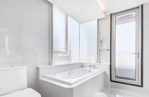 Sukhumvit Condo | Homey 3 Bedroom Family Suite near BTS Phrakhanong温馨家庭套房近轻轨 U2