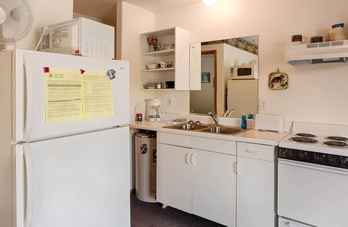Oroville Cabin | Homey Homestead Cabin at Eden Valley Guest Ranch