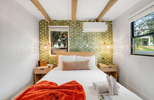 Manitou Springs Apartment | Homey Studio in Manitou Springs Walk Downtown