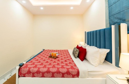 Dariyaganj Apartment | Homlee-Classic 4BHK Flat Central DEL-Lift-Parking