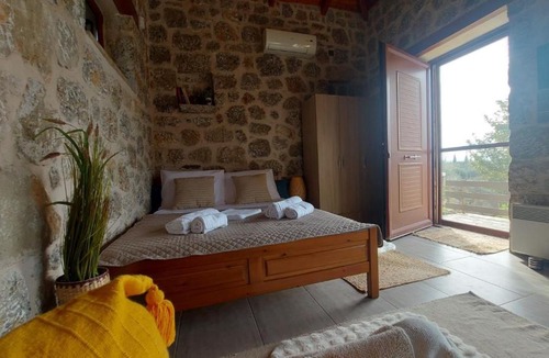 Messaia House | homonatura petrinum