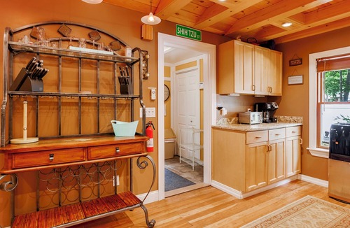 Honeoye House | Honeoye Haven: Family Retreat on Honeoye Lake
