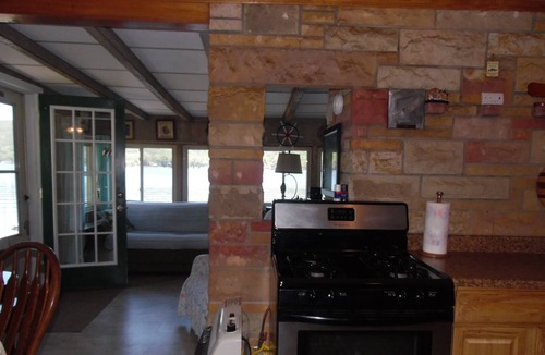Honeoye Cottage | Honeoye Lake Waterfront Cottage